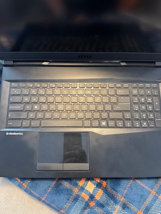 Portátil Gaming MSI GL75 9SEK