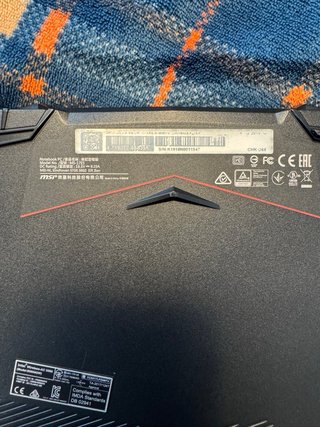 Portátil Gaming MSI GL75 9SEK