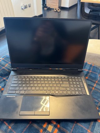 Portátil Gaming MSI GL75 9SEK