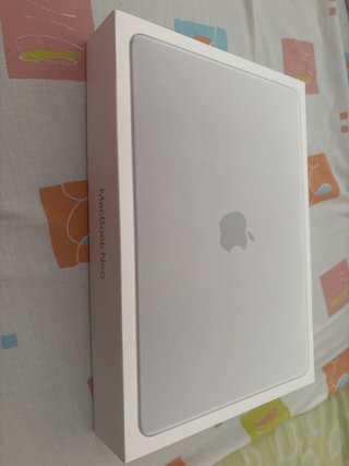 MacBook Neo 13 Gris Espacial