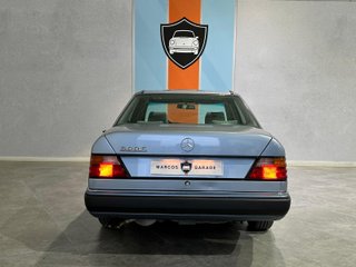 MERCEDES-BENZ Clase E 300 SE 185cv 1991