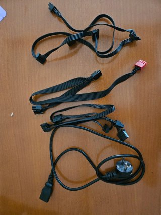 Fuente Alimentación Aerocool LUX 650M RGB 80+ Bron