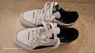 Zapatillas Puma Blancas y Negras