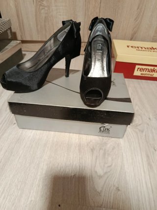 Zapatos de satén negros talla 37