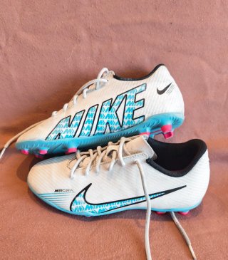 Botas de fútbol Nike Mercurial Talla 37.5
