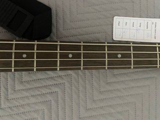 Bajo Eléctrico Sunburst con Correa