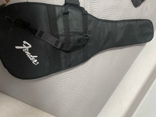 Bajo Eléctrico Sunburst con Correa