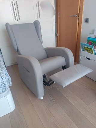 Butaca / sillón de lactancia gris