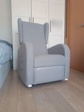 Butaca / sillón de lactancia gris