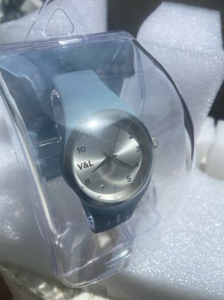 Reloj Victorio & Lucchino Beige y Dorado