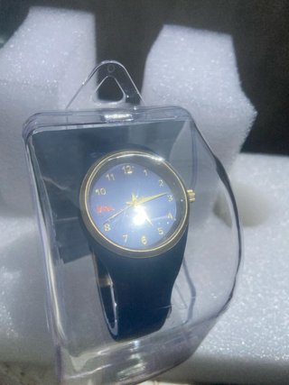 Reloj Victorio & Lucchino Beige y Dorado