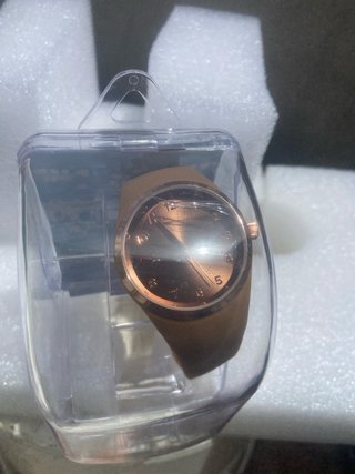 Reloj Victorio & Lucchino Beige y Dorado