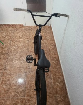 Bicicleta BMX Negra