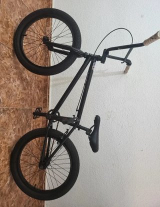 Bicicleta BMX Negra