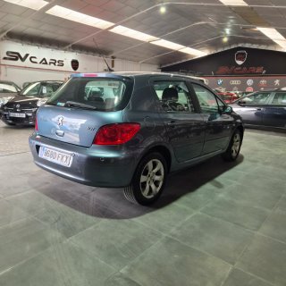 Peugeot 307 1.6 110Cv. 1 dueño. Sólo 70000 kms.