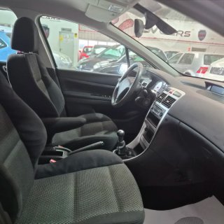 Peugeot 307 1.6 110Cv. 1 dueño. Sólo 70000 kms.