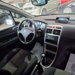 Peugeot 307 1.6 110Cv. 1 dueño. Sólo 70000 kms.