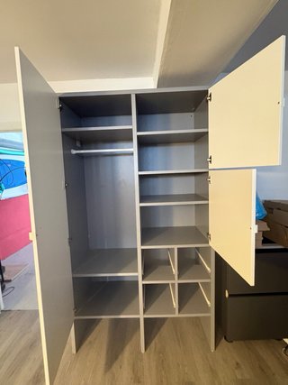 Armario vestidor blanco y gris