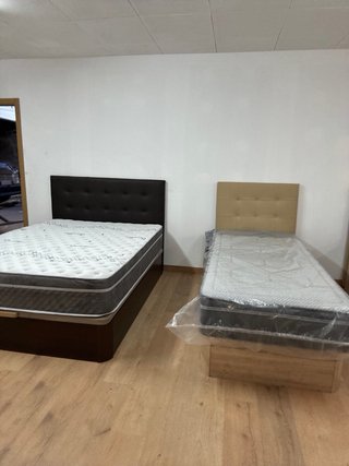 Canapé a ribalta in legno con materassi di alta qualità