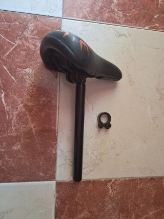 28.6 Sillín Monty con tija y abrazadera de regalo