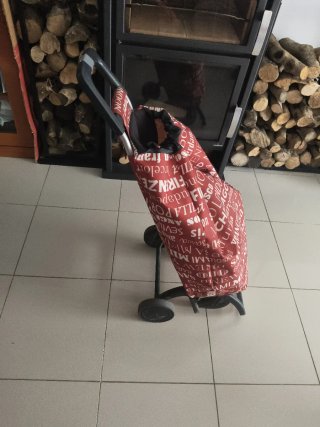 Carro de la compra con estampado de ciudades