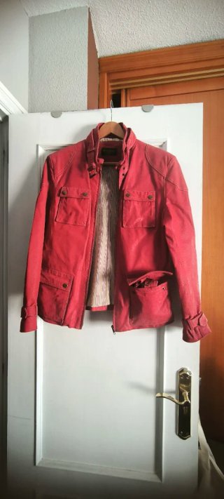 Chaqueta de piel roja
