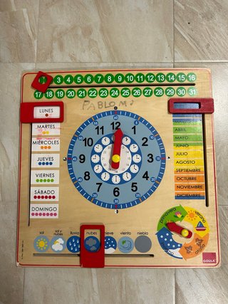 Calendario infantil madera meses y reloj