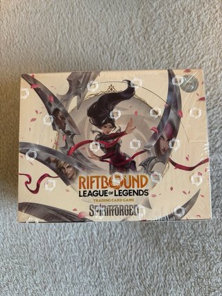 Riftbound LoL Spiritforged Booster diaplay SELLADO