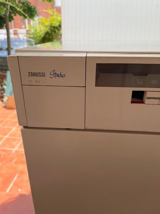 Lavadora Automática Compacta
