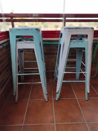 Taburete industrial metal blanco y azul