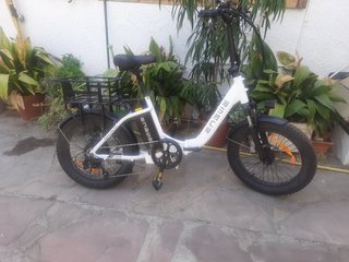Bicicleta Eléctrica Plegable Blanca