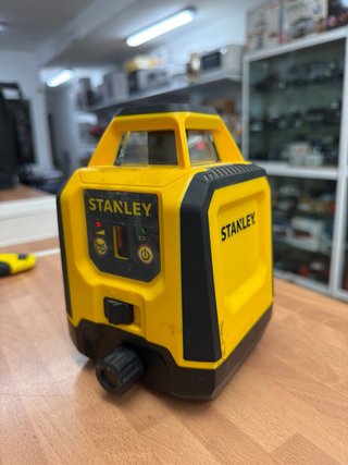Nivel Láser Rotativo Stanley STHT77616