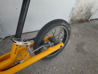 Bicicleta sin pedales Btwin amarilla