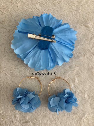Conjunto flamenca pendientes aro y flor celeste