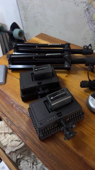 Focos LED Neewer Batería y Pilas CN126