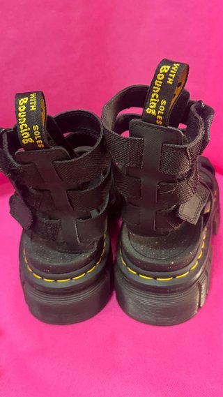 ¡¡ OFERTA !Sandalias Dr. Martens Negras Plataforma
