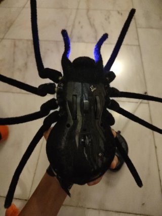 Tarántula RC con pelo y mando