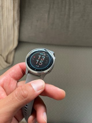 Reloj Garmin Vivoactive 4S Gris y 2 pulseras.
