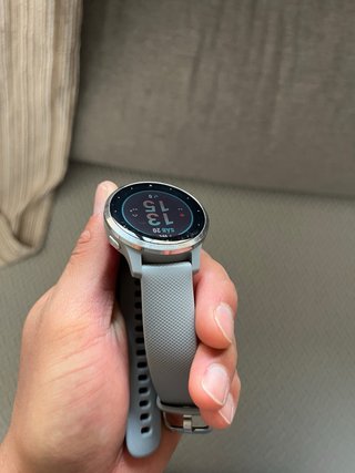 Reloj Garmin Vivoactive 4S Gris y 2 pulseras.