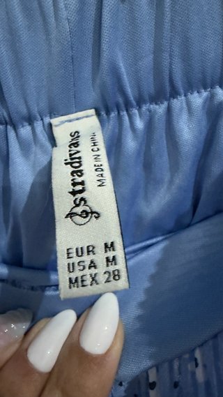 Falda Pantalón Plisada de Margaritas Stradivarius