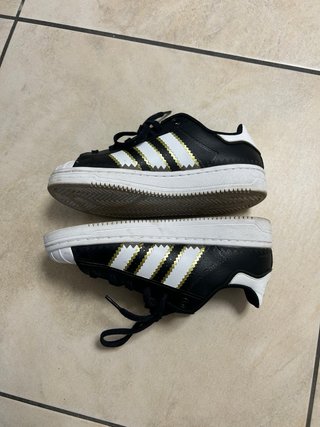 Adidas Superstar OT-Tech nere oro