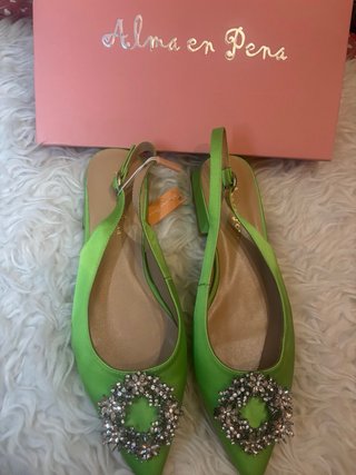 Sandalias Alma en Pena verdes con pedrería