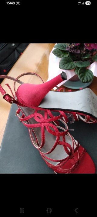Sandalias de tiras, color cereza. JOYCA.