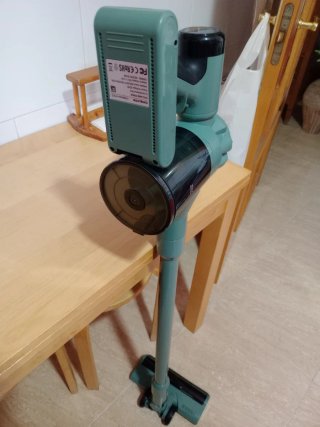 Aspirador de escoba verde