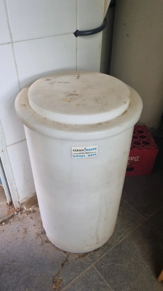 Descalcificador industrial para restaurante.
