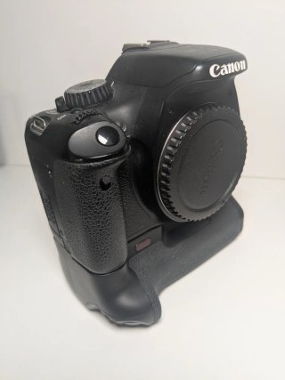 Canon EOS 550D con Battery Grip