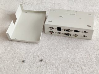 Caja conexiones AV: HDMI, VGA, RCA, USB, RJ45