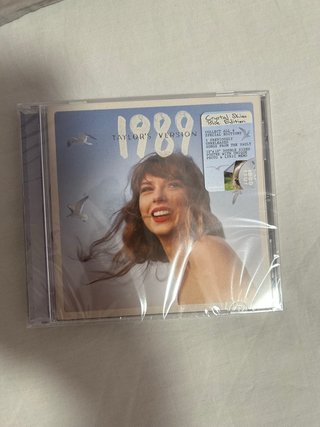 Taylor Swift 1989 TV CD Crystal Skies Blue Edition