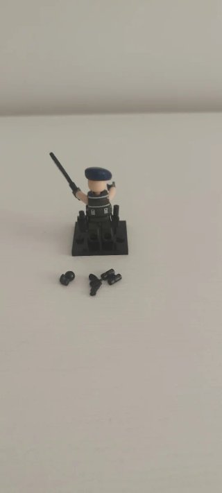 Muñeco Sluban Soldado con Accesorios
