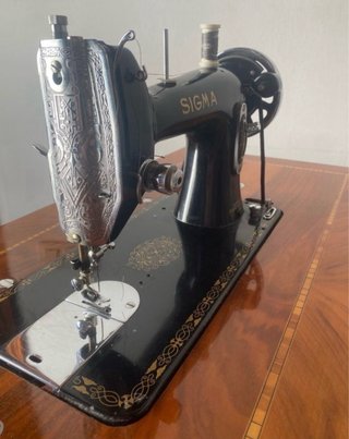 Máquina de coser Sigma antigua